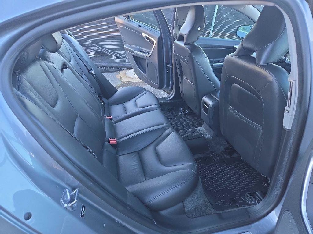 Used 2017 Volvo S60 T5 Inscription FWD image 28