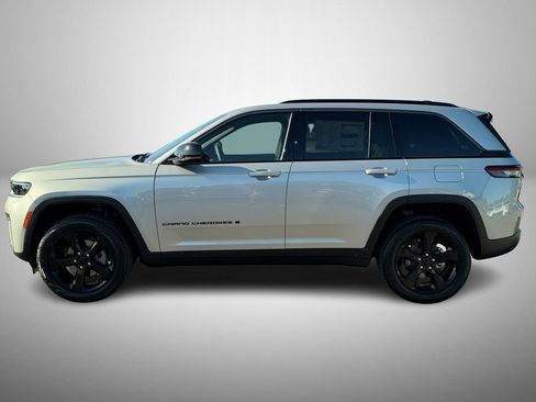 New 2026 Jeep Grand Cherokee Limited w/ Limited Altitude Package RWD image 5