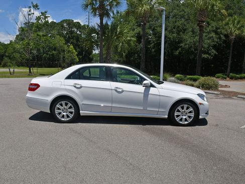 Used 2013 Mercedes-Benz E 350 4MATIC Sedan image 2