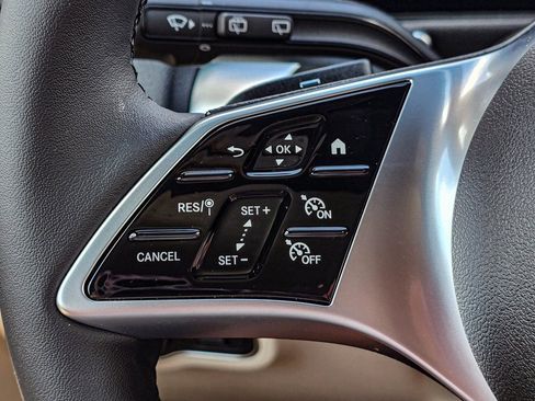 New 2026 Mercedes-Benz GLB 250 4MATIC image 24