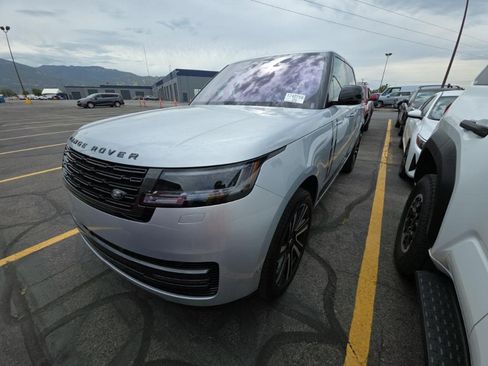 Used 2023 Land Rover Range Rover SE AWD/4WD image 1