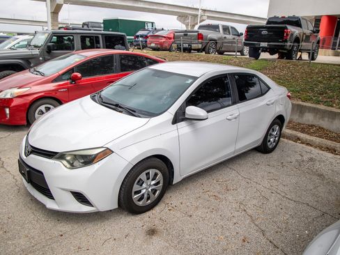 Used 2016 Toyota Corolla L image 3