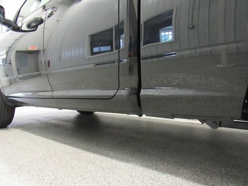 Used 2021 RAM 1500 Express AWD/4WD image 18