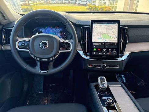 Used 2025 Volvo XC90 B6 Plus AWD/4WD image 21