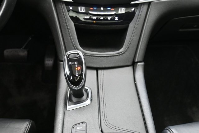 Used 2017 Cadillac XT5 Luxury w/ Driver Awareness Package AWD/4WD image 23