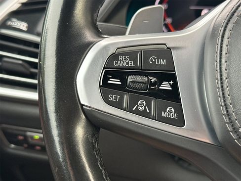 Used 2022 BMW X6 xDrive40i w/ Executive Package image 26