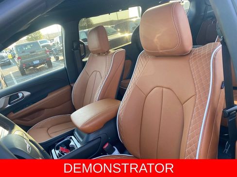 New 2026 Chrysler Pacifica Pinnacle AWD/4WD image 19