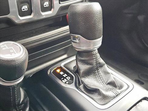 Used 2023 Jeep Wrangler Sport S image 12