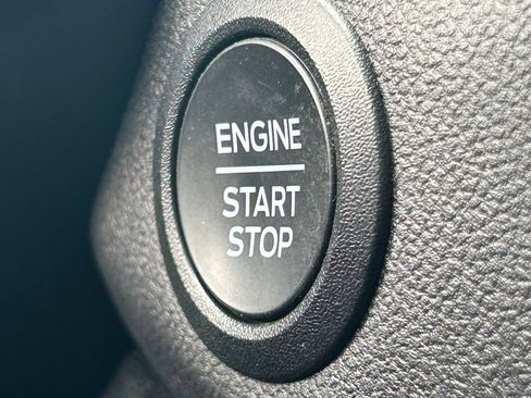 Used 2025 Ford Escape Active AWD/4WD image 17