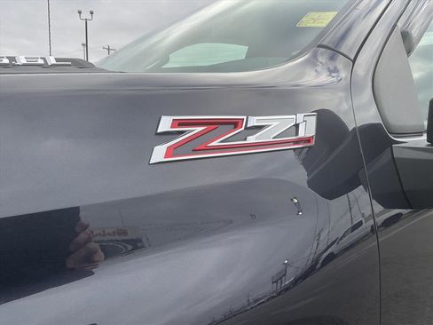 Used 2024 Chevrolet Silverado 2500 LT w/ Convenience Package image 34