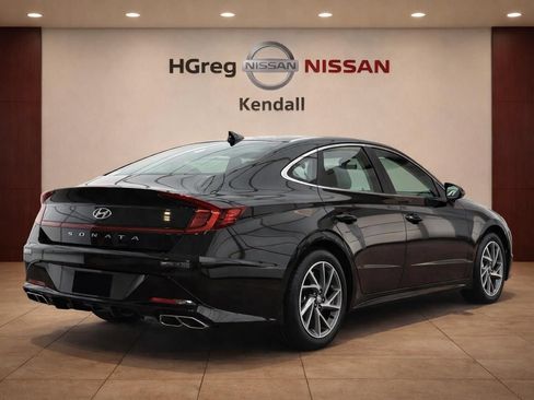 Used 2023 Hyundai Sonata SEL FWD image 2