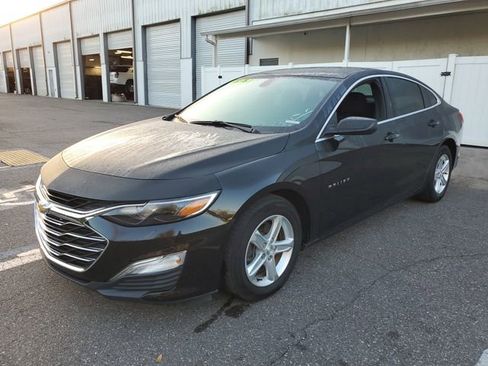 Used 2020 Chevrolet Malibu LS image 2