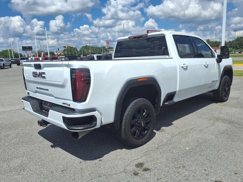 Used 2025 GMC Sierra 2500 AT4 AWD/4WD image 2
