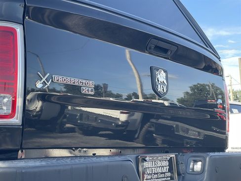 Used 2018 RAM 3500 Laramie w/ Convenience Group AWD/4WD image 45