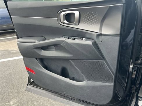 Used 2025 Kia Sorento S w/ Panoramic Sunroof Package image 18