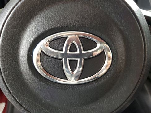 Used 2019 Toyota Yaris LE image 21