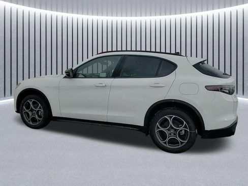 New 2025 Alfa Romeo Stelvio Sprint image 15