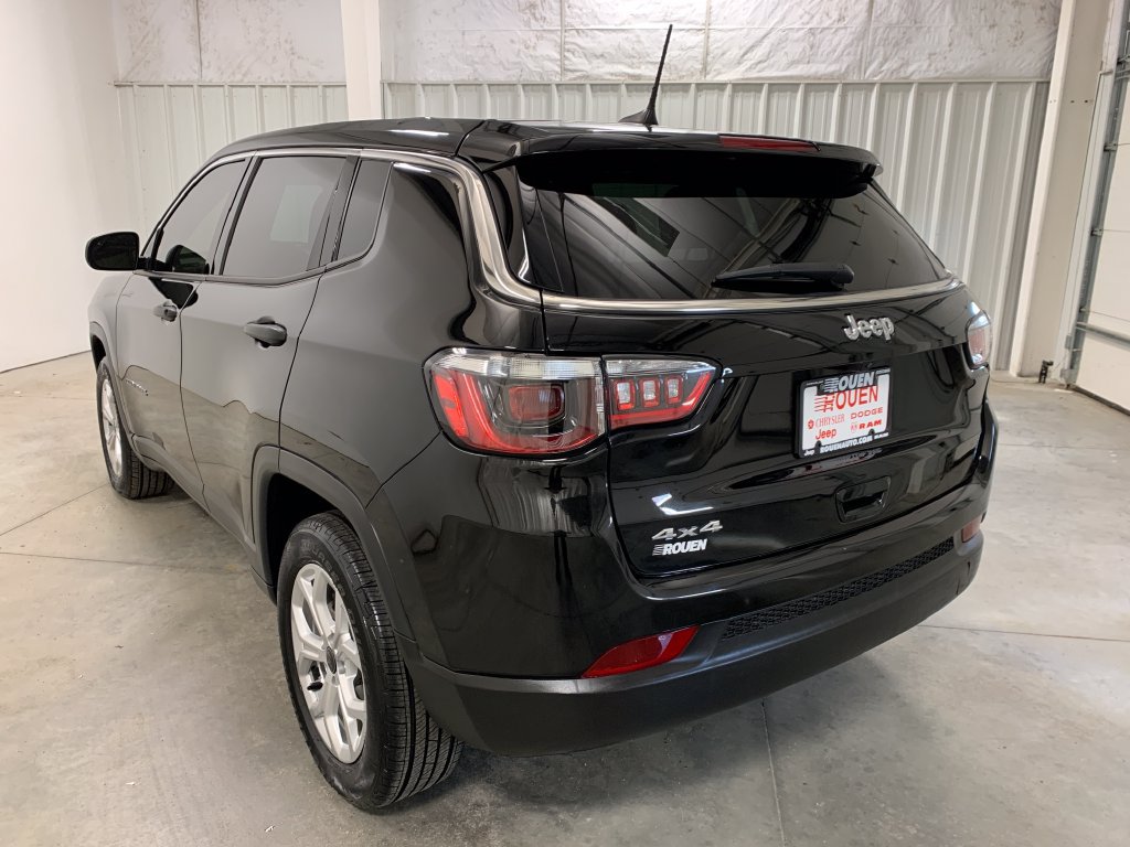 Used 2025 Jeep Compass Sport AWD/4WD image 21