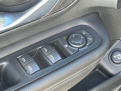 Certified 2022 GMC Terrain SLT w/ Infotainment Package II image 12