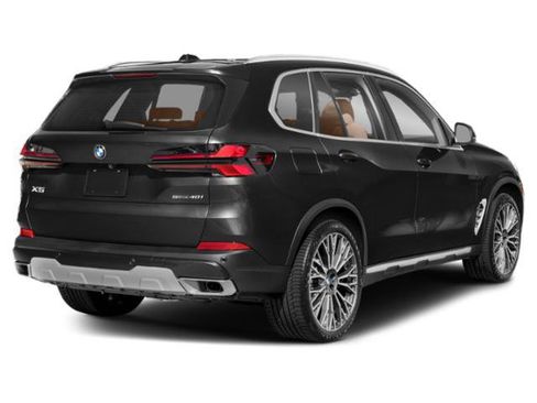 Used 2024 BMW X5 xDrive40i w/ M Sport Package AWD/4WD image 2