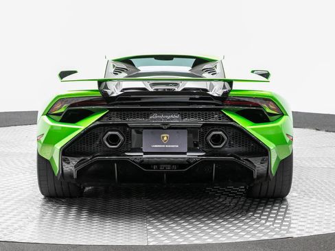 Used 2024 Lamborghini Huracan Tecnica RWD image 5