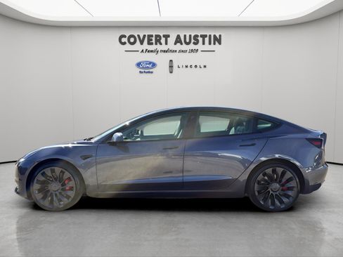 Used 2023 Tesla Model 3 Performance image 2