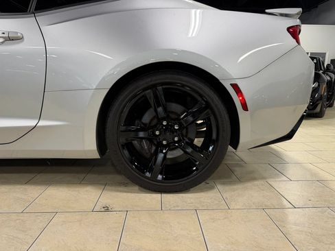 Used 2018 Chevrolet Camaro SS RWD image 33