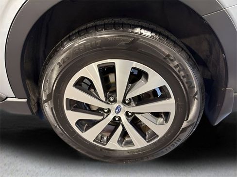 Used 2020 Subaru Outback Premium image 37
