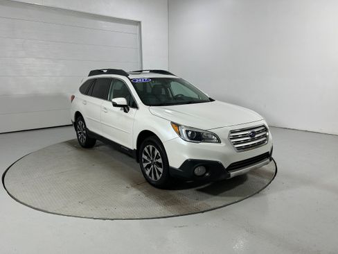 Used 2017 Subaru Outback 2.5i Limited AWD/4WD image 2