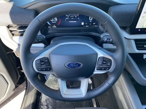 New 2026 Ford Explorer Active image 32