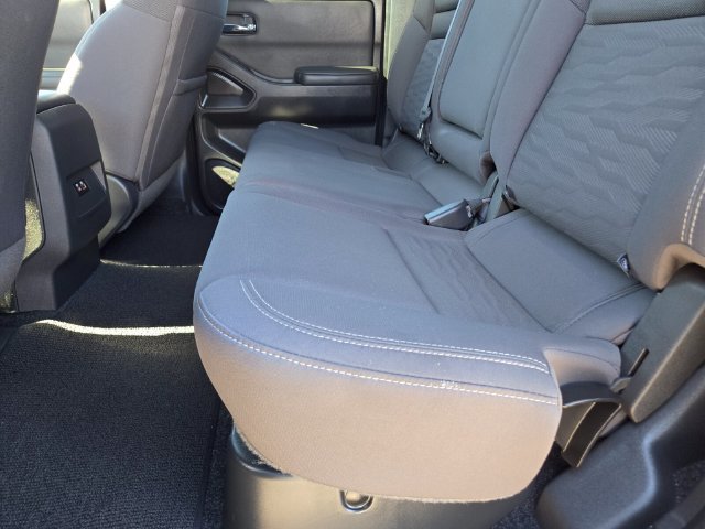 Used 2023 Nissan Frontier SV w/ Technology Package RWD image 11