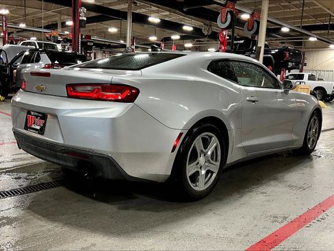 Used 2017 Chevrolet Camaro LT RWD image 6