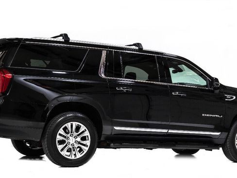 Used 2021 GMC Yukon XL Denali AWD/4WD image 3