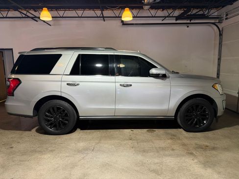 Used 2019 Ford Expedition Limited AWD/4WD image 5