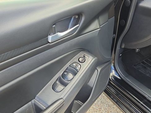Used 2025 Nissan Altima 2.5 SV FWD image 14
