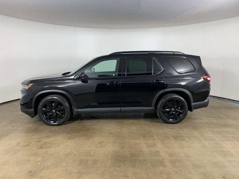 Used 2025 Honda Pilot Black Edition image 18