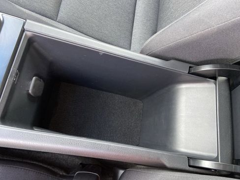 Used 2025 Toyota Camry LE image 42