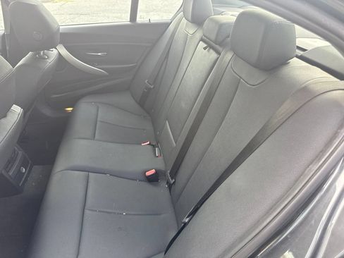 Used 2018 BMW 320i Sedan RWD image 10