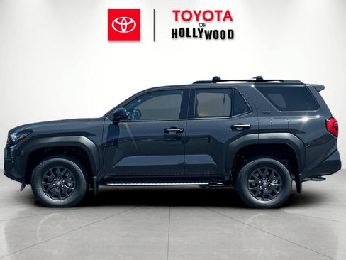 New 2026 Toyota 4Runner SR5 AWD/4WD image 9