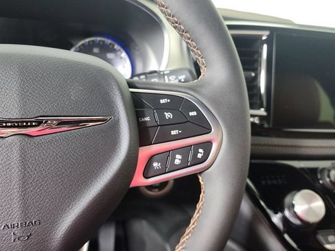 New 2026 Chrysler Pacifica Pinnacle FWD image 18
