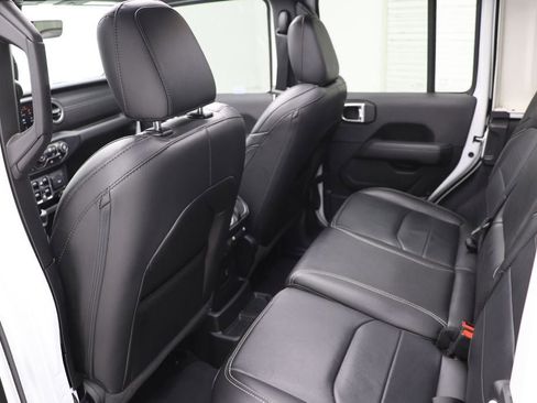 Used 2023 Jeep Wrangler Unlimited Sahara image 11