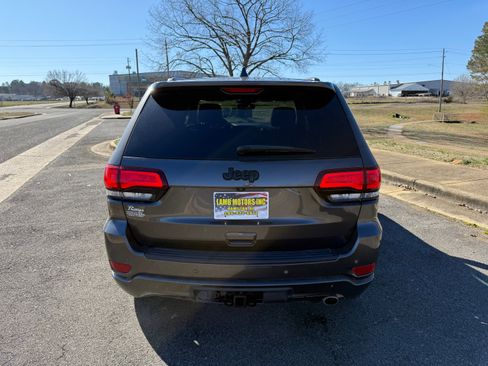 Used 2019 Jeep Grand Cherokee Altitude image 4