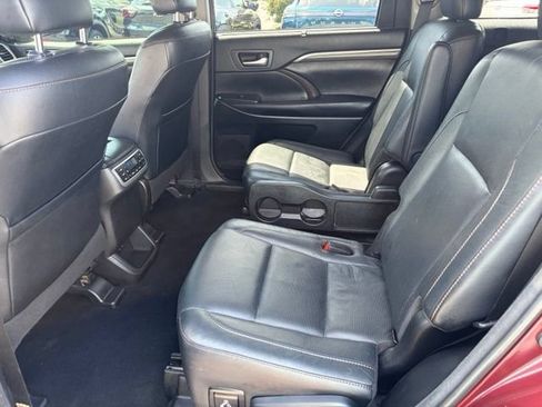 Used 2018 Toyota Highlander Limited Platinum AWD/4WD image 28