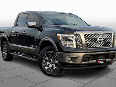 Used 2019 Nissan Titan Platinum Reserve AWD/4WD image 3