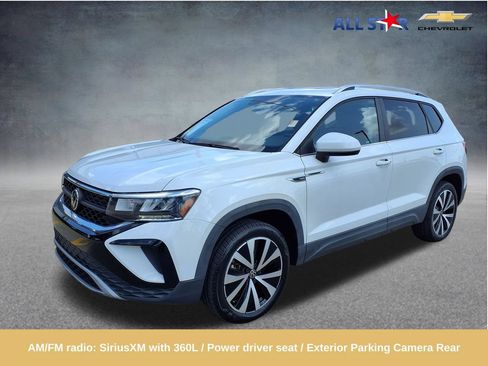 Used 2022 Volkswagen Taos SE FWD image 1