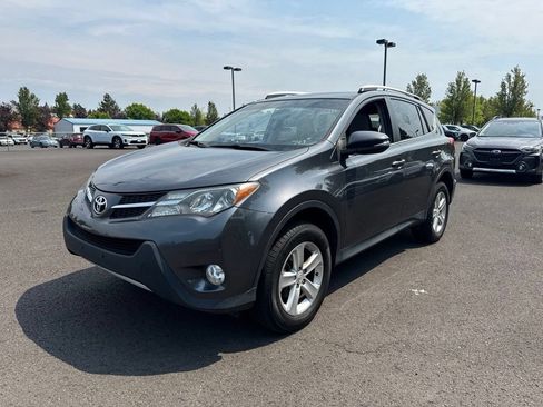 Used 2013 Toyota RAV4 XLE FWD image 3