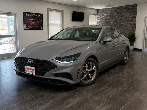 Used 2021 Hyundai Sonata SEL w/ Winter Weather Package FWD image 3