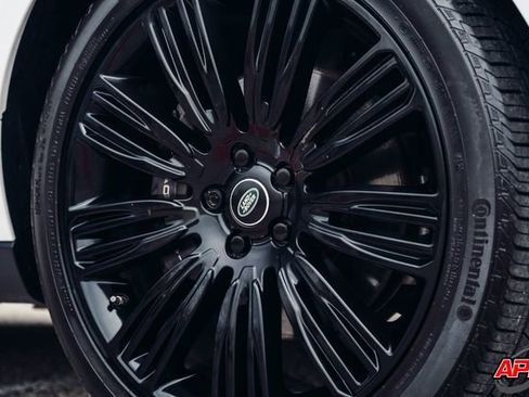 Used 2018 Land Rover Range Rover HSE image 2