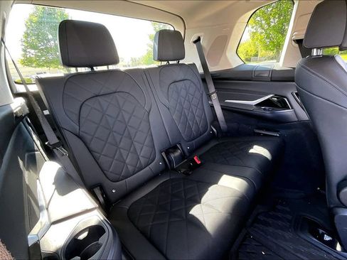 Used 2023 BMW X7 xDrive40i w/ Premium Package AWD/4WD image 32