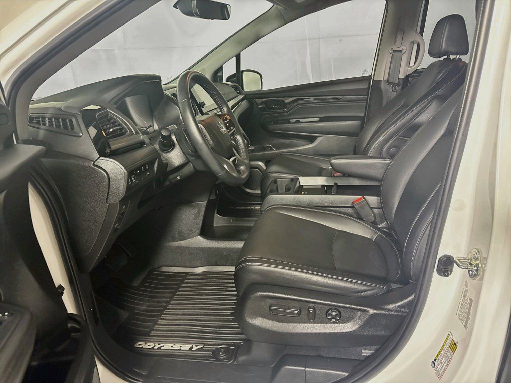 Used 2021 Honda Odyssey Touring image 11